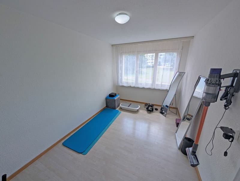 Modernisierte 4.5 Zimmer Wohnung an familienfreundlicher Lage (8)
