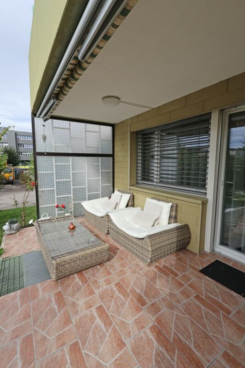 Gut unterhaltene, 3.5 Zimmer Gartenwohnung mit Charme (8)