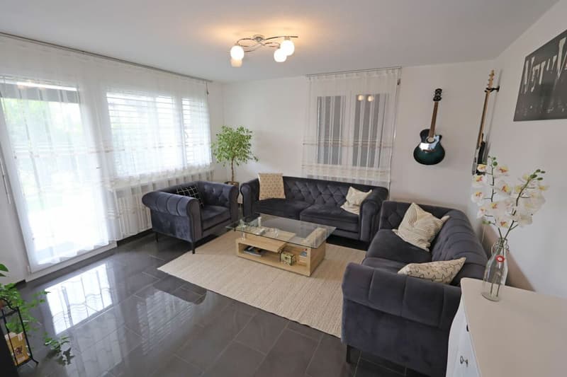 Gut unterhaltene, 3.5 Zimmer Gartenwohnung mit Charme (1)