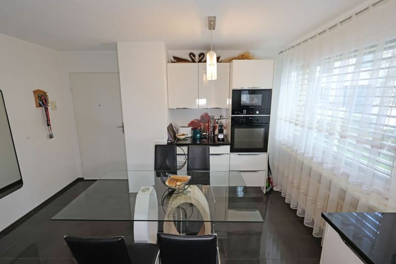 Gut unterhaltene, 3.5 Zimmer Gartenwohnung mit Charme (7)