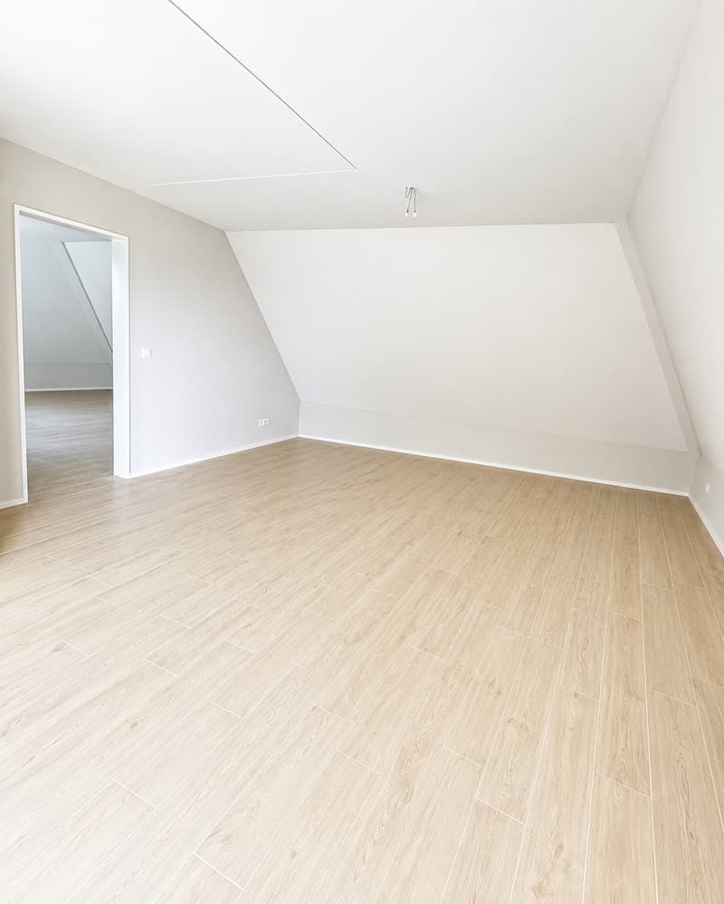 Moderne 3.5-Zimmer-Dachwohnung mit Panoramablick in Holderbank (7)