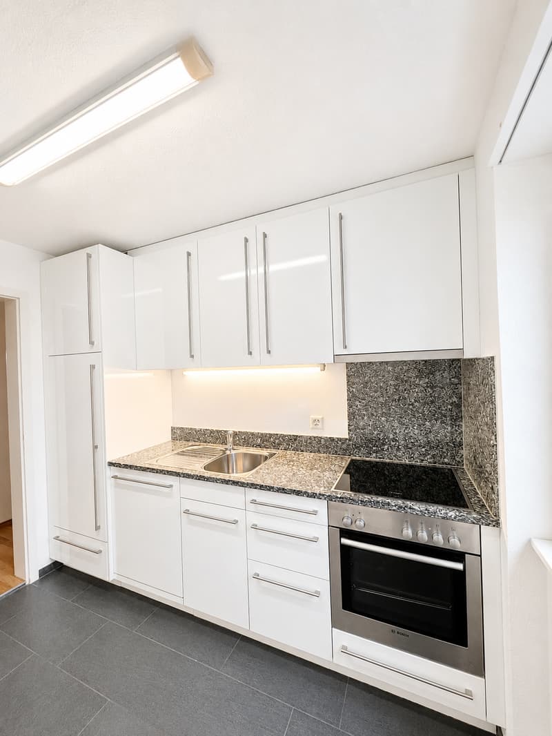 Helle 3-Zimmer-Wohnung mit Balkon und schöner Aussicht in Zofingen (4)
