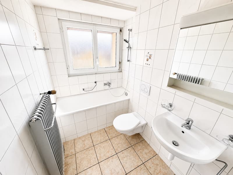 Helle und gepflegte 4-Zimmer-Wohnung mit Balkon in ruhiger Lage (6)