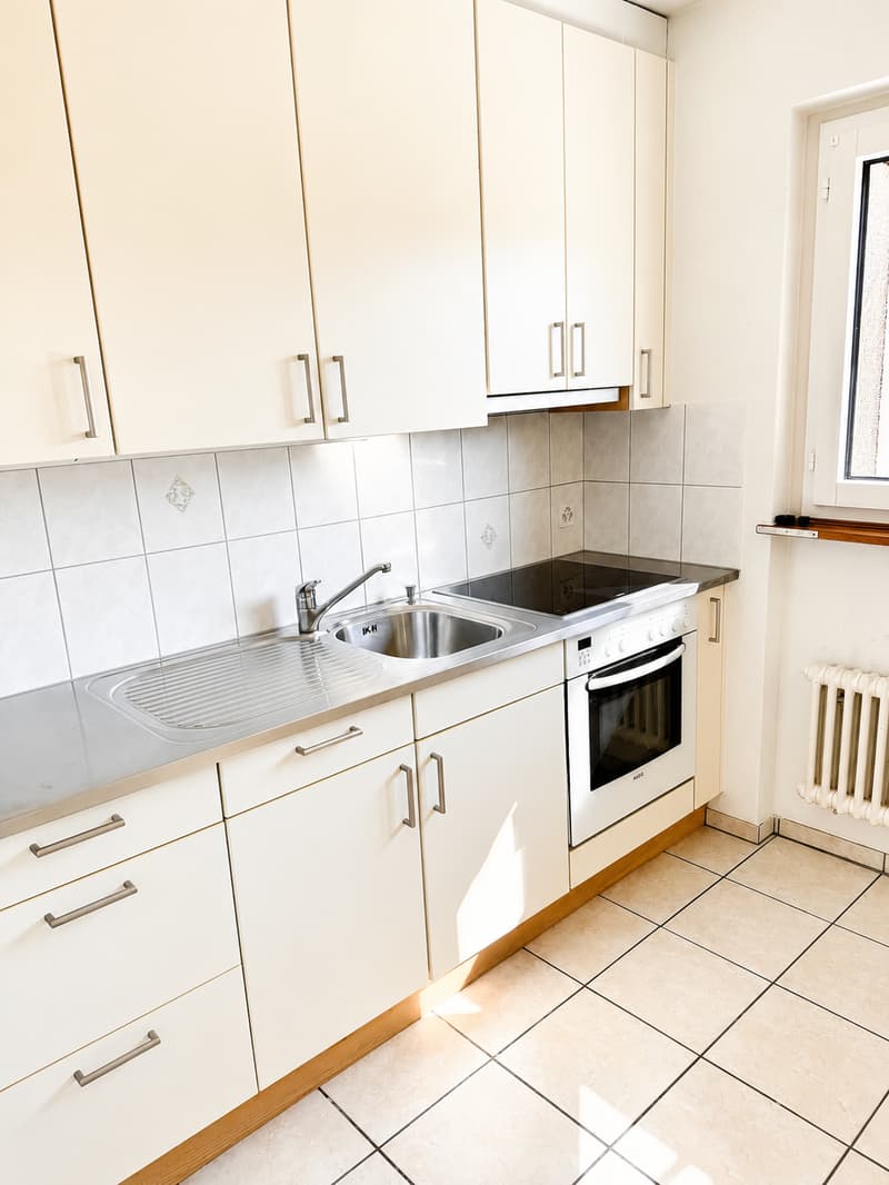 Helle und gepflegte 4-Zimmer-Wohnung mit Balkon in ruhiger Lage (3)
