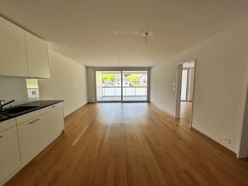 Moderne 2.5-Zimmer-Wohnung mit Balkon und Weitsicht in Menznau (4)