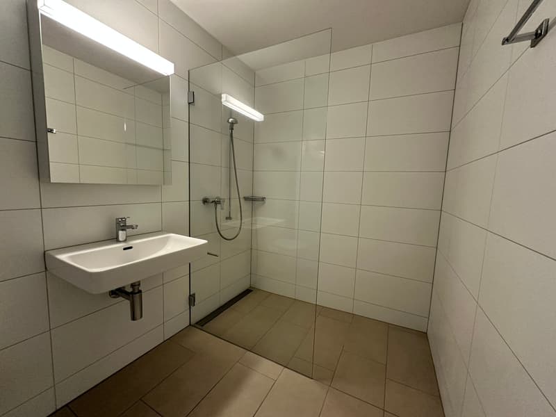 Moderne 2.5-Zimmer-Wohnung mit Balkon und Weitsicht in Menznau (9)