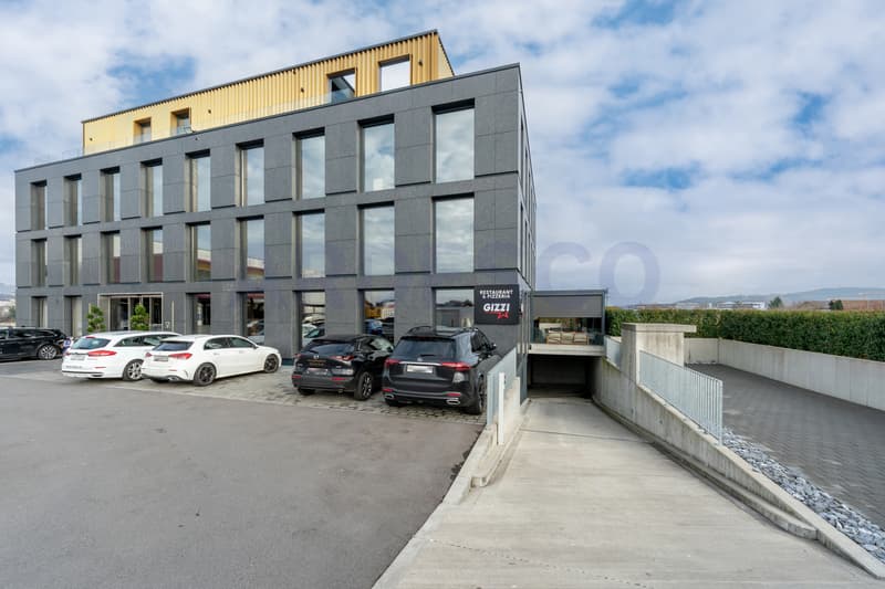 Einfahrt zur Tiefgarage / Gebäudeeinfahrt