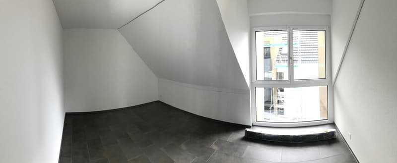 Charmante 4.5-Zimmer-Maisonette-Wohnung in Unterengstringen (2)