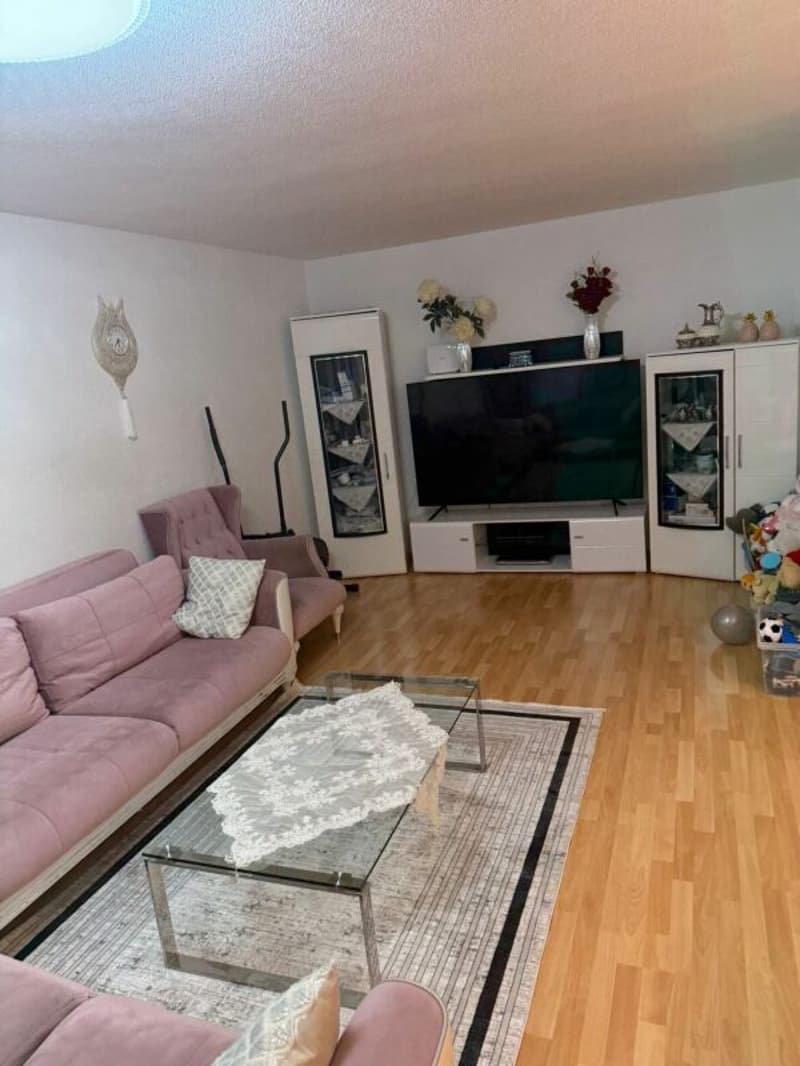 Ampio appartamento di 4,5 locali nel quartiere "Flurhof" (2)
