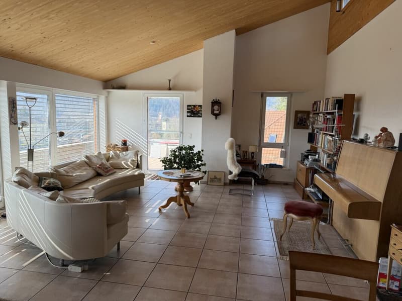 Wohnzimmer möbliert