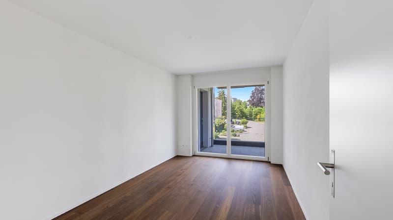 Vielseitig nutzbares Zimmer mit direktem Zugang zur Terrasse (Zimmer 1)
