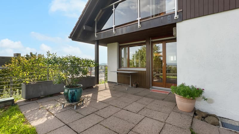 Schöne Terrasse mit direktem Zugang zum Wohnbereich