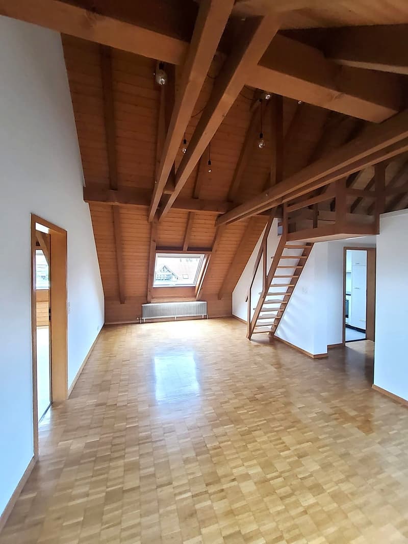 Charmante Dachwohnung mit Galerie (5)