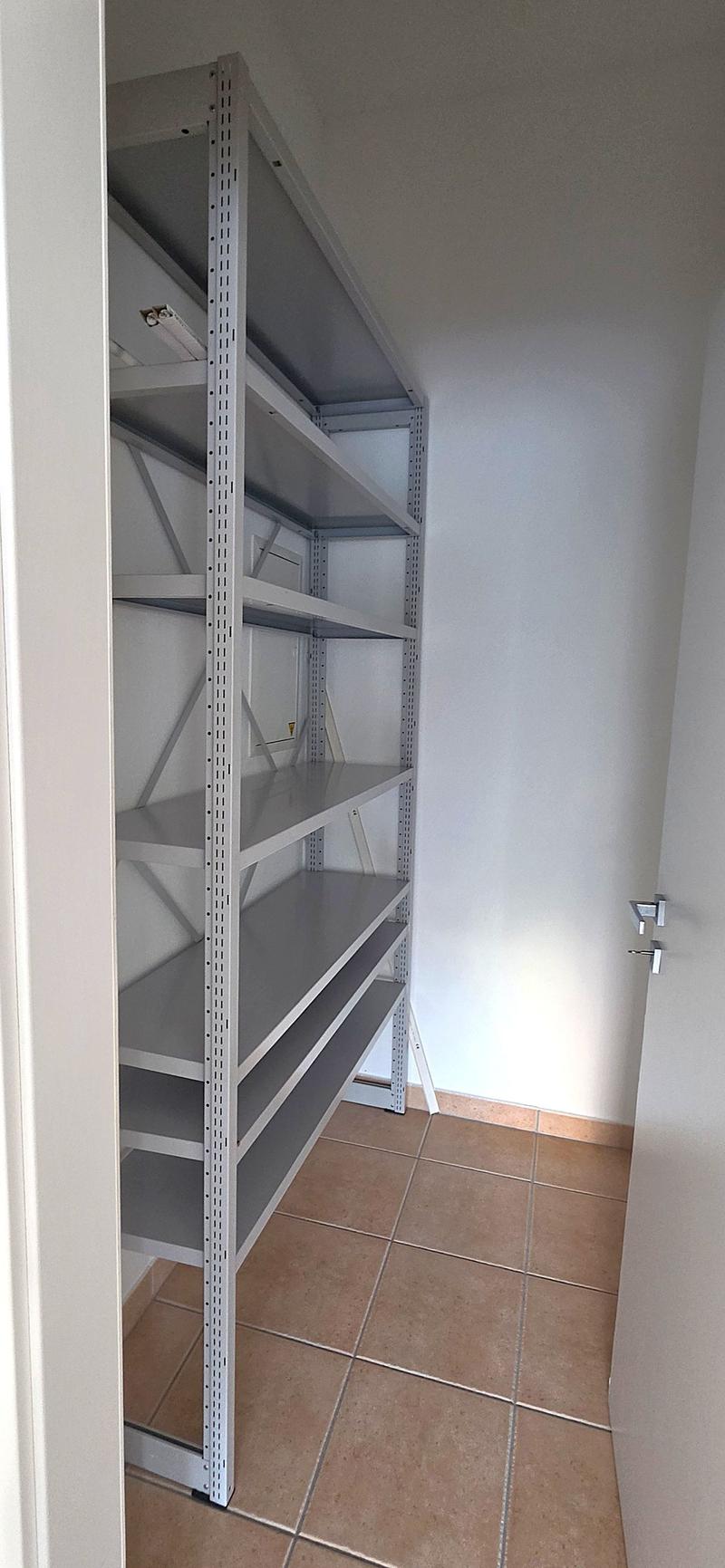 Breganzona: comodo ufficio/negozio con vetrine e 2 posteggi (6)
