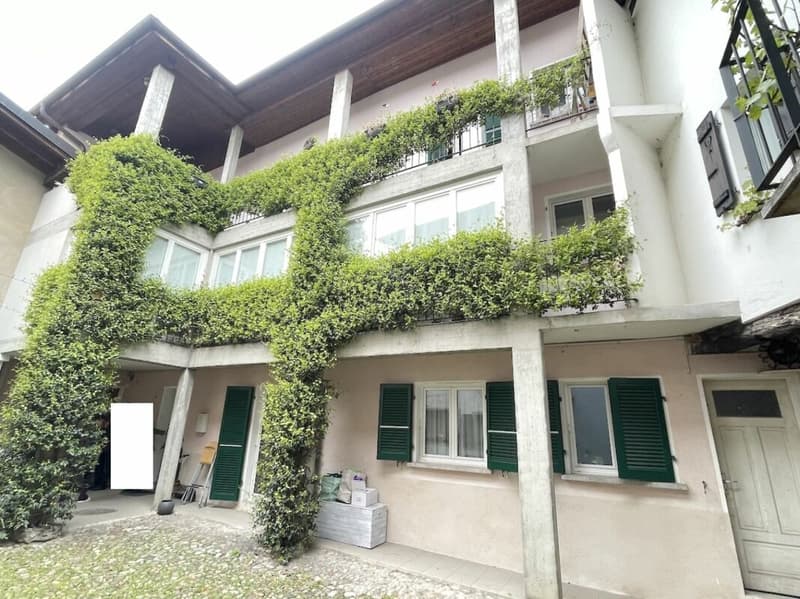 Einfamilienhaus mit Einliegerwohnung / Casa unifamiliare con appartamento separato :-)
