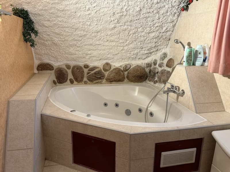 Schönes Gasthaus mit Wohnung und Gäste Wellness Zimmer zu verkaufen (5)