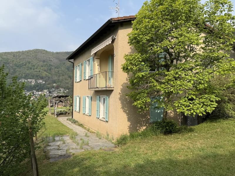 Haus mit Einliegerwohnung und Seesicht Casa con appartamento indipendente e vista lago. (1)