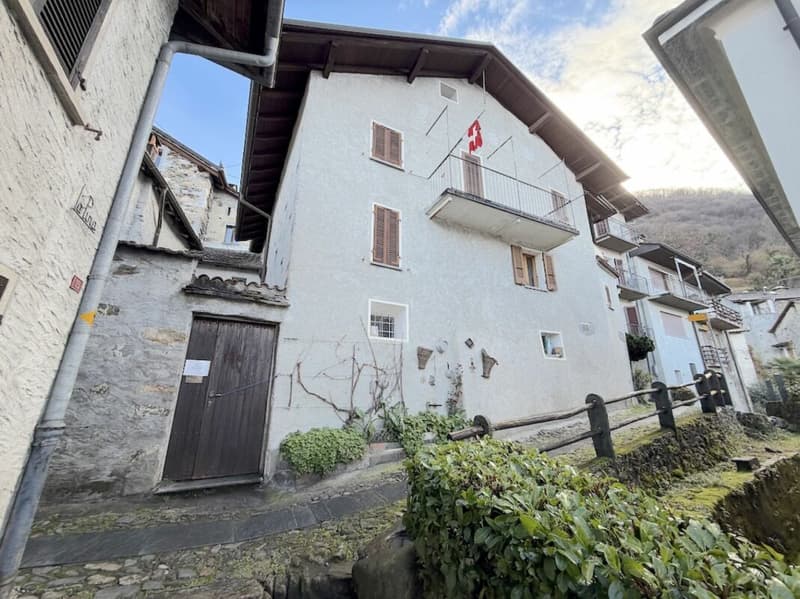 Ruhiges EFH 5 Zimmer mit Seesicht und vielen Kellern   Tranquilla casa indipendente con 5 locali, vista lago e numerose cantine (2)