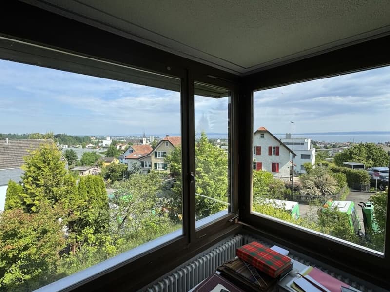 Villa mit Seesicht und mit separatem Bauland an sehr guter Lage. (3)