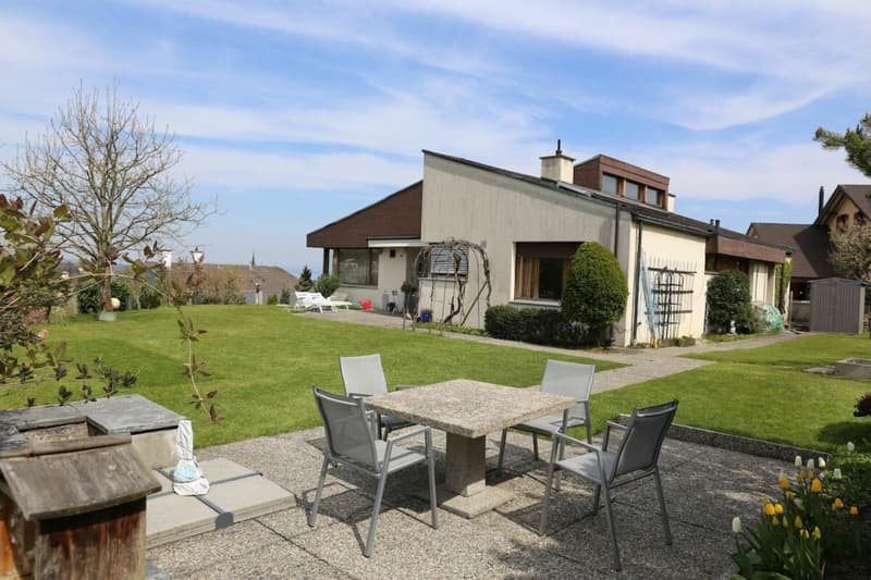 Villa mit Seesicht ? 1'150 m² Land in der W2a (1)