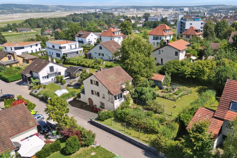 Altbau mit Potenzial für Renovation Erweiterung oder Ersatzneubau