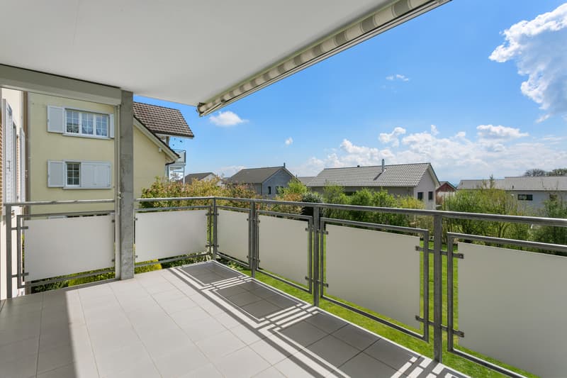 Grosser sonniger Balkon