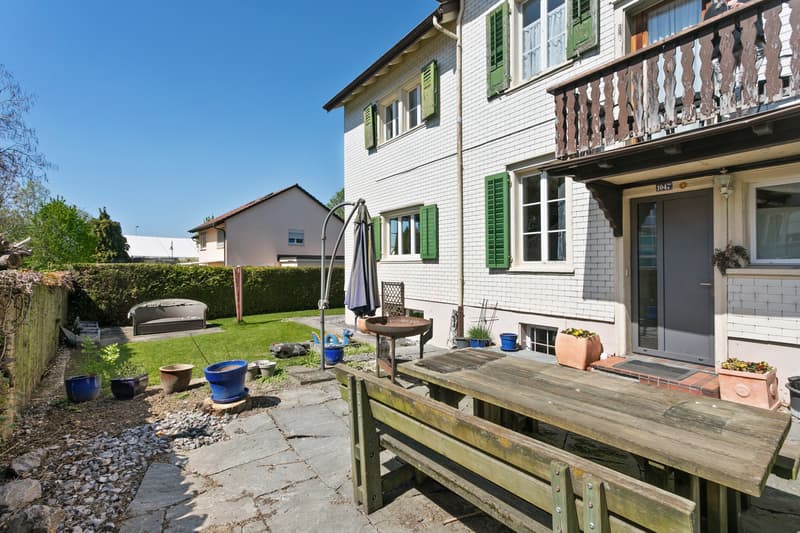 Sitzplatz und Garten