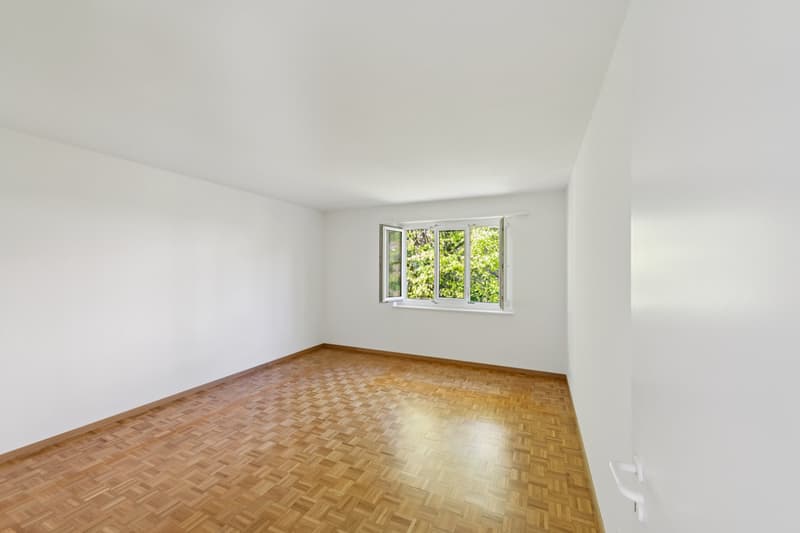 Zwei Zimmer sind mit Klötzliparkett ausgestattet