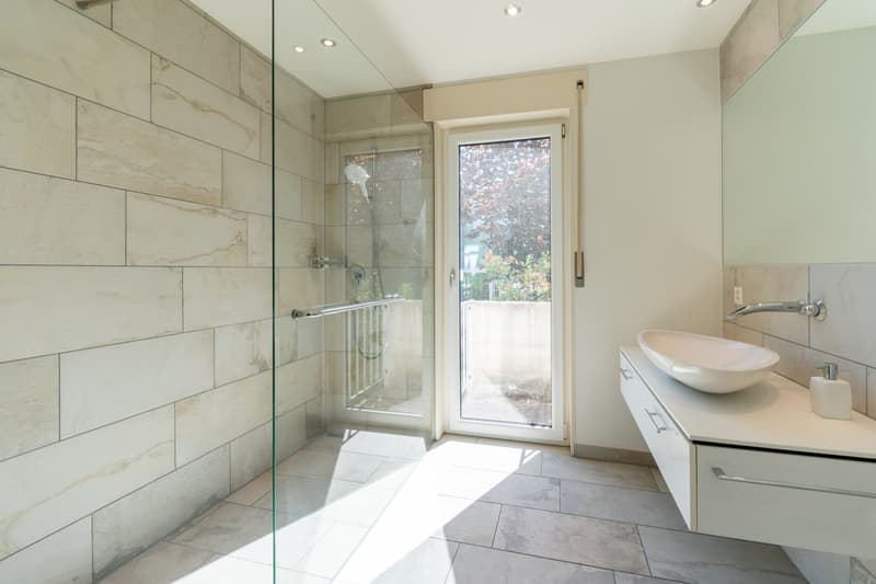 Badezimmer (Wohnung 2. OG)