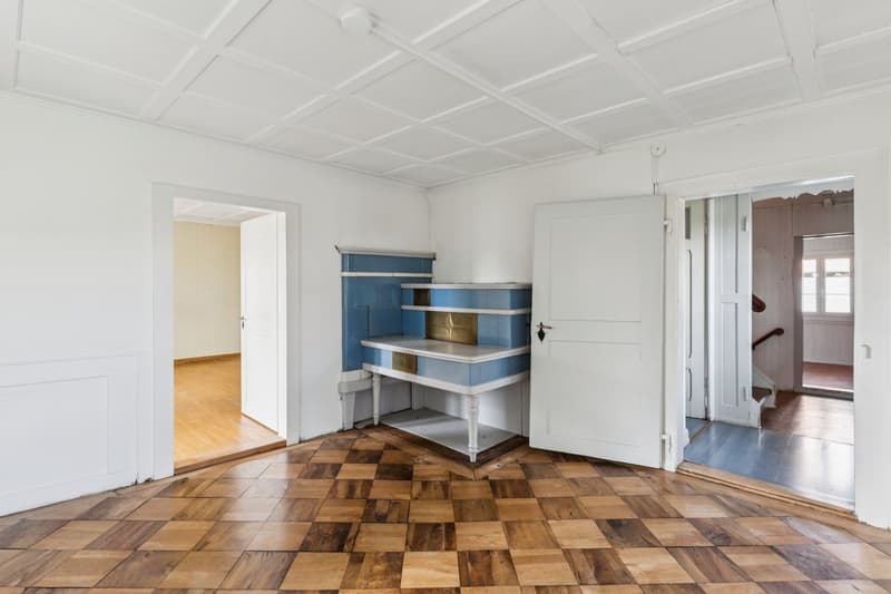 zwei miteinander verbundene Zimmer im 1. OG - geradeaus rechts das Badezimmer