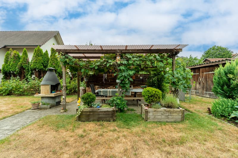 Pergola zur gemeinsamen Benützung