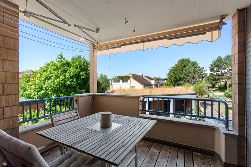Überdachter Balkon