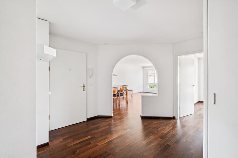 Grosszügiger Eingangsbereich mit Garderobe