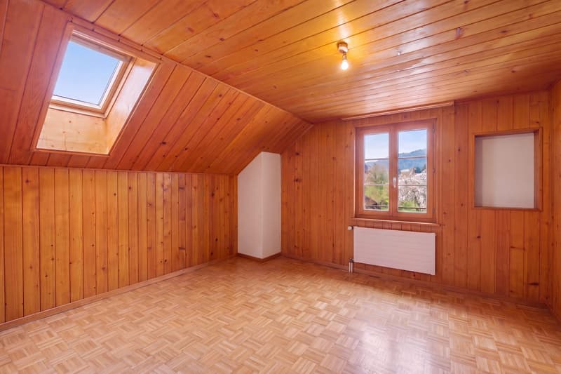 Grosszügiges Zimmer im Obergeschoss