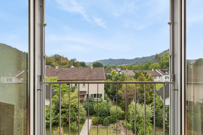 Aussicht über die gepflegte Nachbarschaft bis in die umliegenden Grünflächen