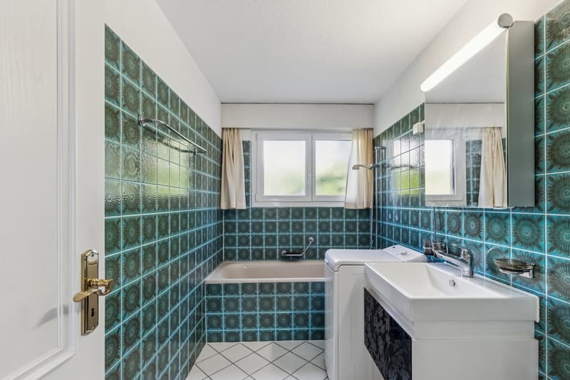 Badezimmer mit Tageslicht