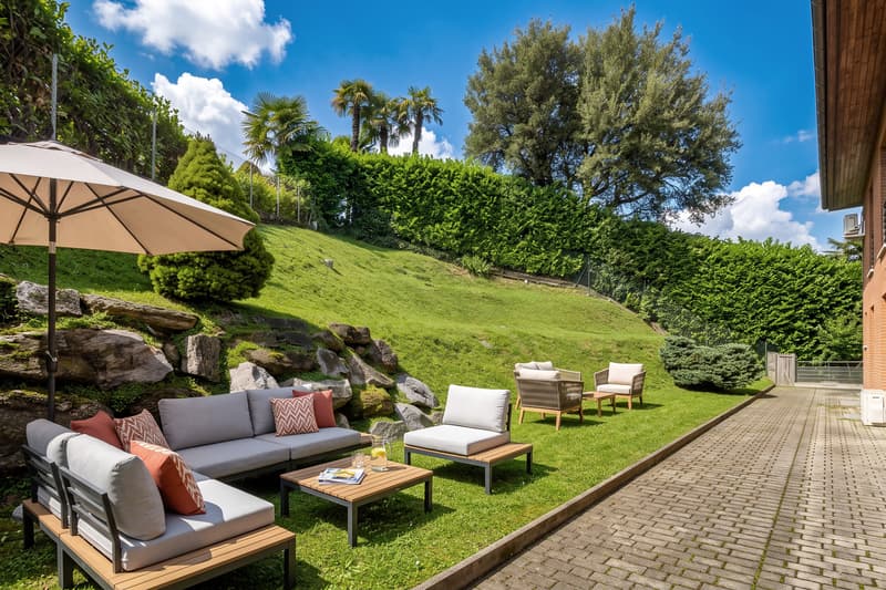 Giardino con arredo rendering