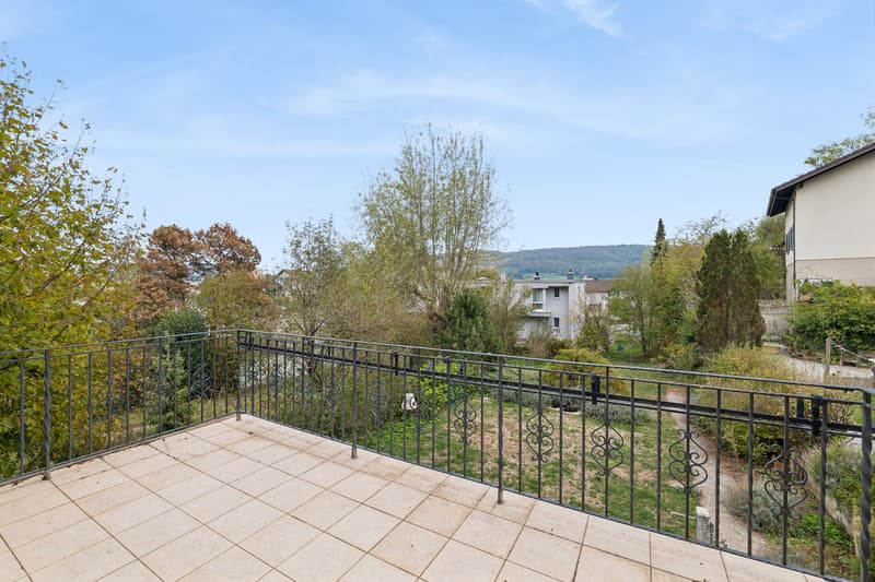 Balkon mit Blick in den Garten