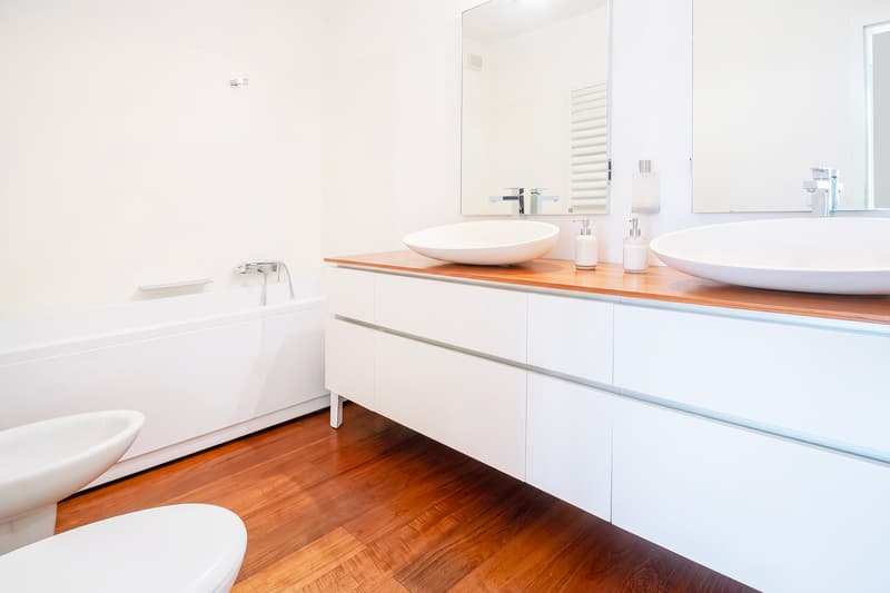 Servizio wc con vasca