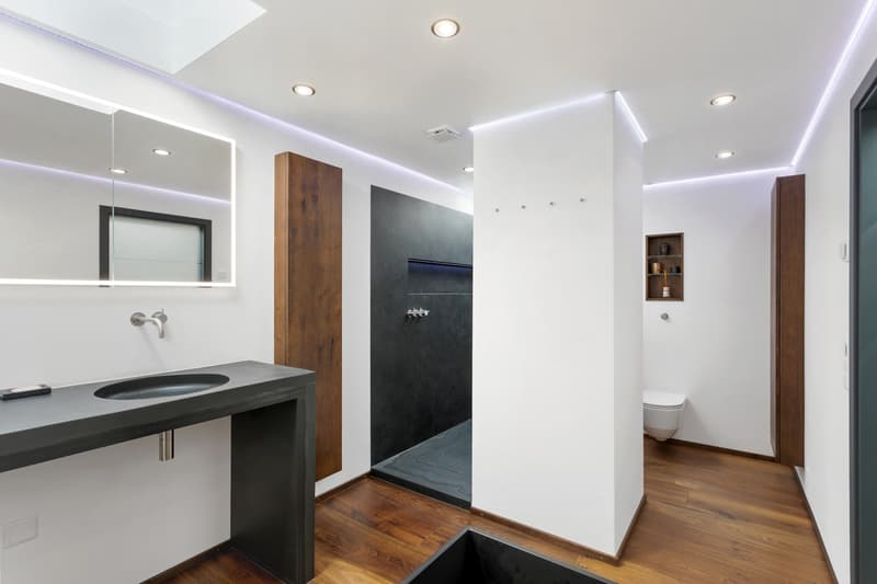 Highend Bad mit Regendusche