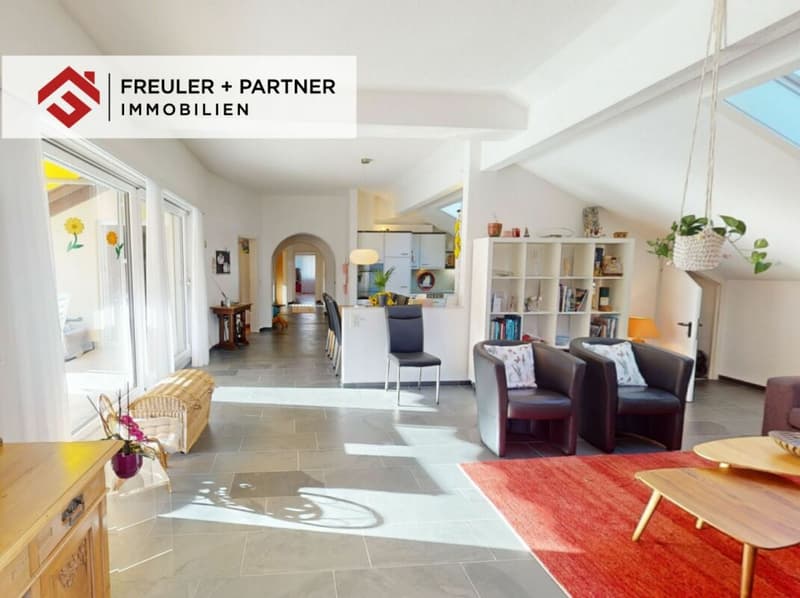 Exklusive und geräumige Dachwohnung mit Panoramablick