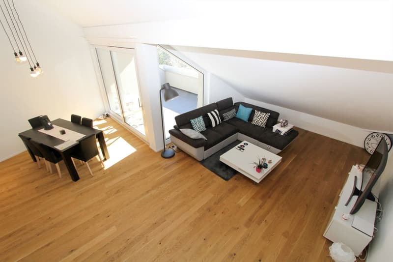 Beispiel eingerichtete Wohnung - spiegelverkehrt