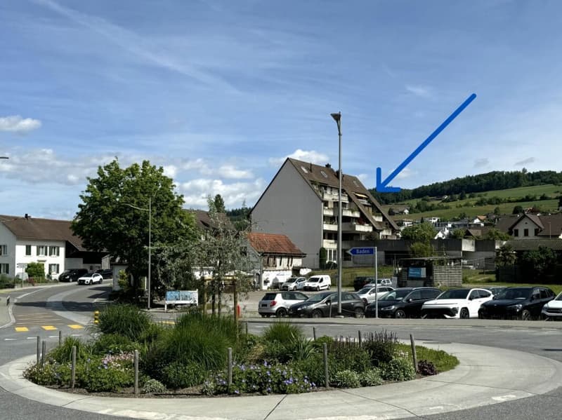 Central, calme, ensoleillé et tout en haut - avec un parking inclus ! (9)