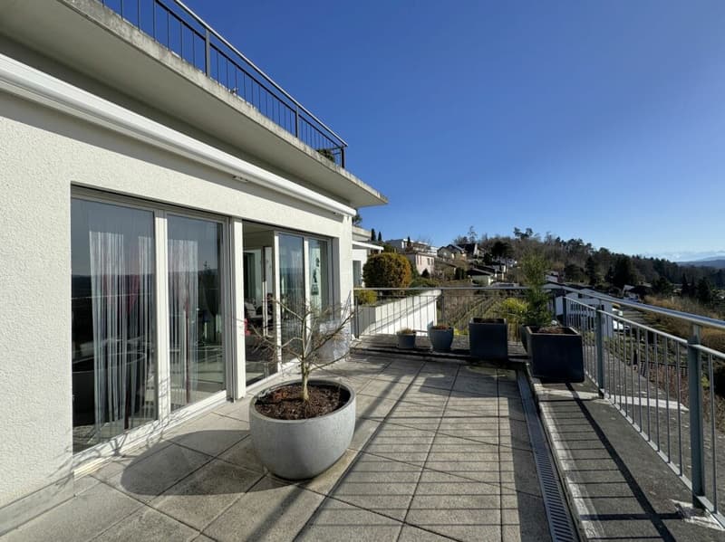 Terrassenwohnung mit beeindruckender Panoramasicht inklusive zwei Parkplätze (4)