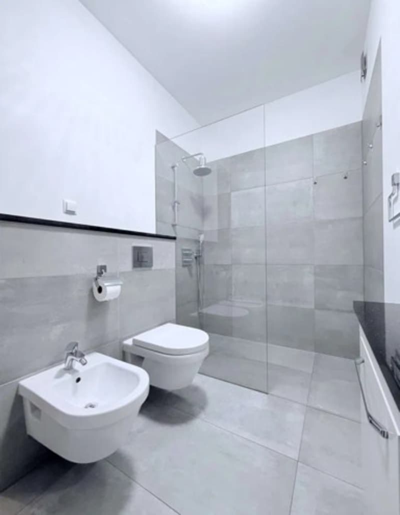 Bright 2.5-Room Apartment with Balcony & Garage in Chur – Available Immediately (10)