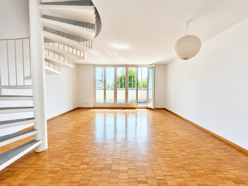 Zentral, ruhig, sonnig und ganz oben: Charmante Maisonettewohnung mit Tiefgaragenparkplatz inklusive (2)