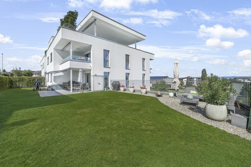 Selten in Tübach - 4.5 Zimmer-Whg. mit 220m² Garten, privater Waschküche & Bodenseeblick (2)