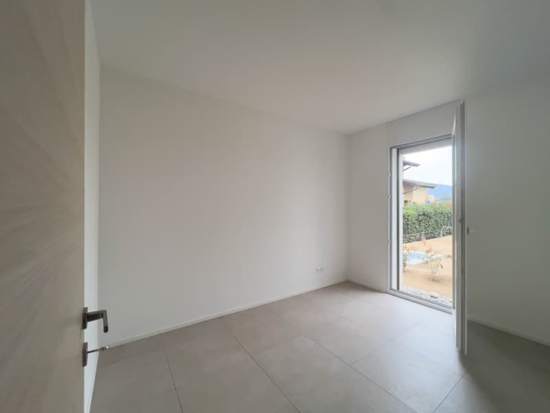 Modernes 3.5-Zimmer-Wohnung mit Gartennische in Genestrerio (4)