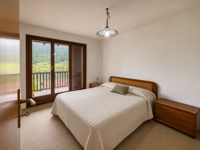 Casa gemella con giardino in vendita ad Arogno (4)