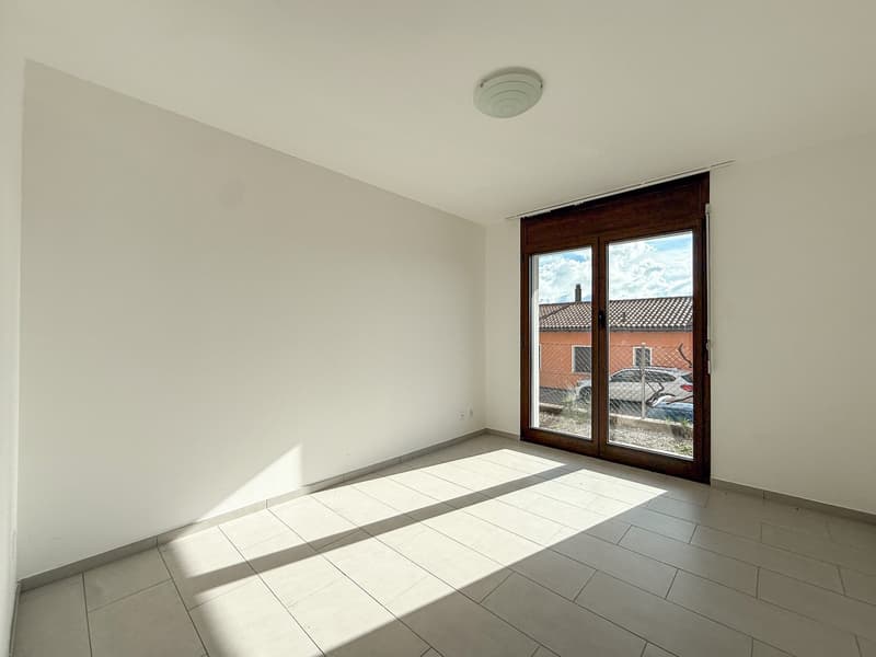 Moderno 2.5 locali con giardino a Vernate (3)